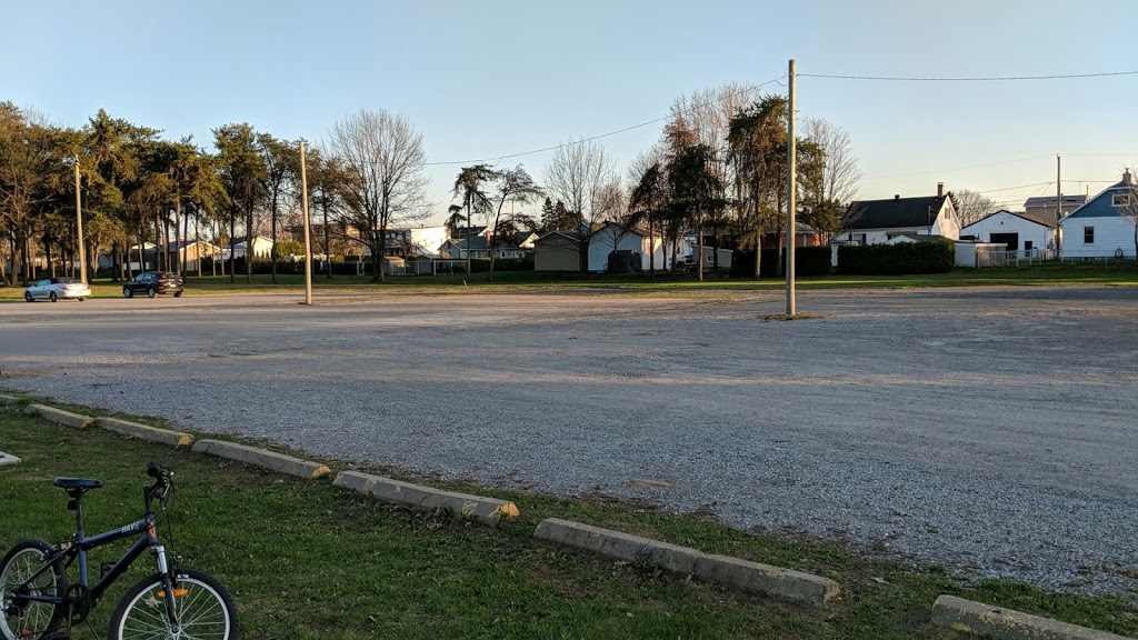 Parc Dessureault | 62 Rue Dessureault, Trois-Rivières, QC G8T 2L1, Canada | Phone: (819) 373-3760