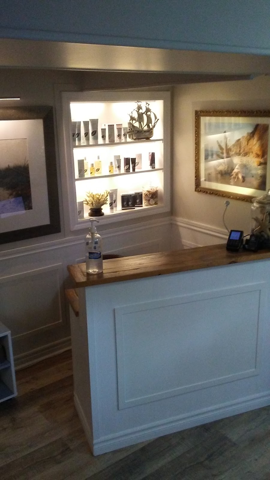Esthétique de Marc | 412 Rue Bédard, Lachute, QC J8H 1J5, Canada | Phone: (438) 496-3782