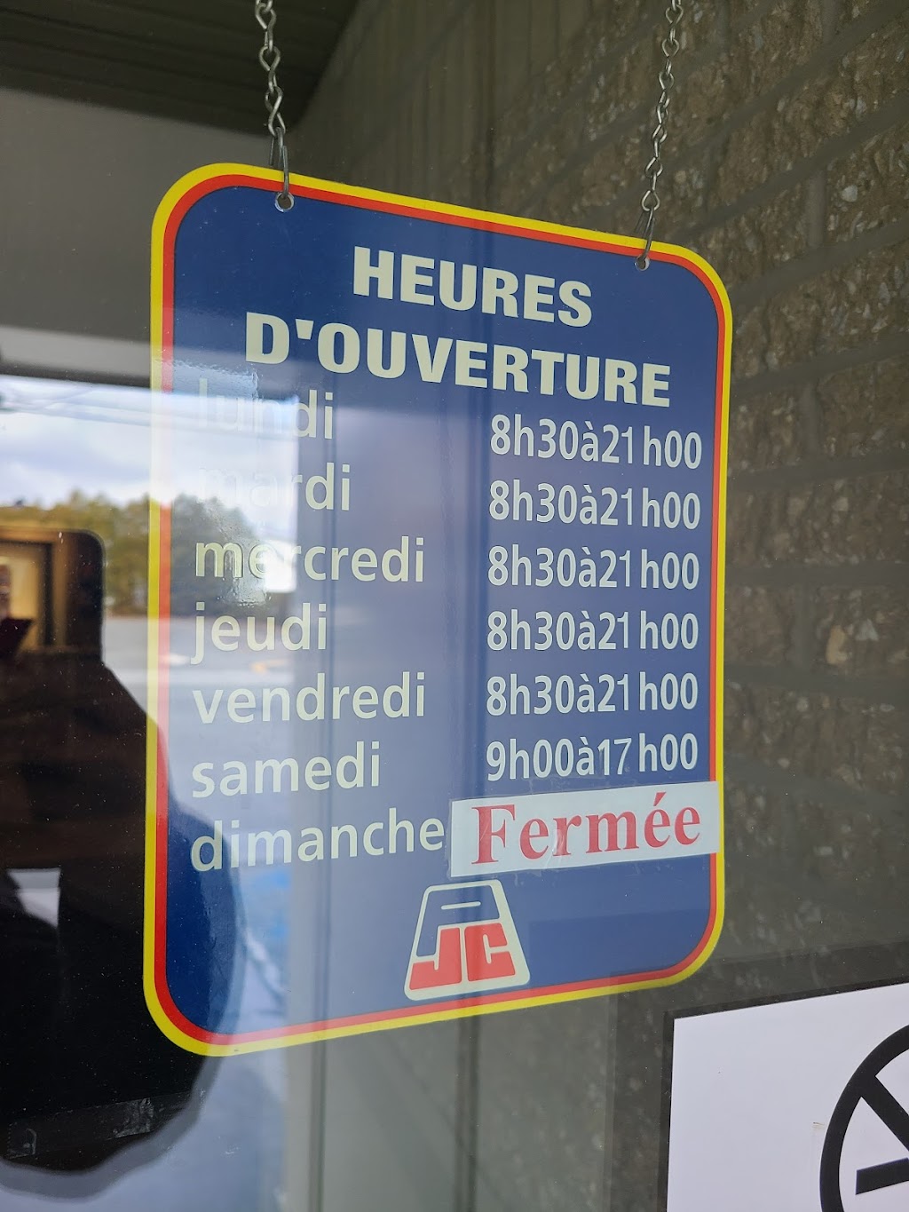 PJC Jean Coutu | 926 Rue Labbé, Thetford Mines, QC G6G 2A8, Canada | Phone: (418) 335-2903