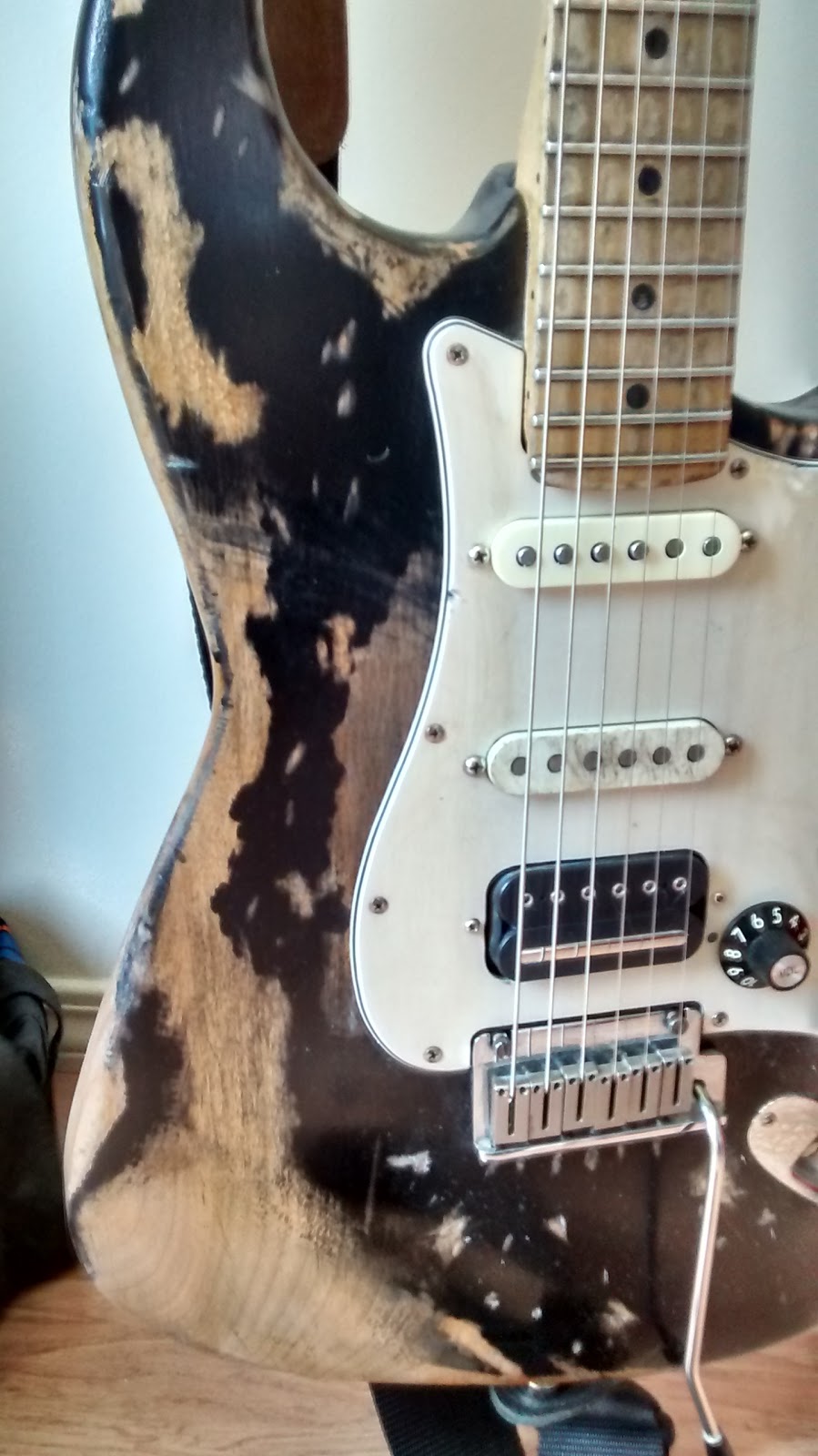 The Guitar Shoppe | 501 40 Ave NW #703, Calgary, AB T2K 5S5, Canada | Phone: (403) 401-1640