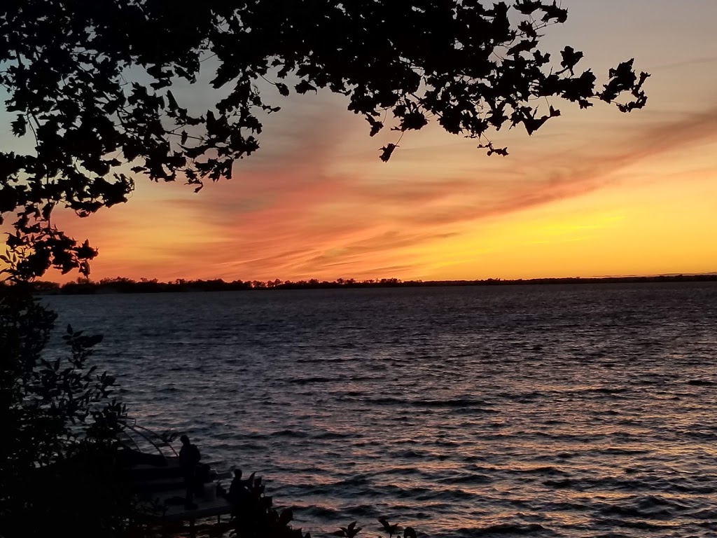 Sunshine Shore Cottages | 38 Hook Ln, Prince Edward, ON K0K, Canada | Phone: (416) 892-0236