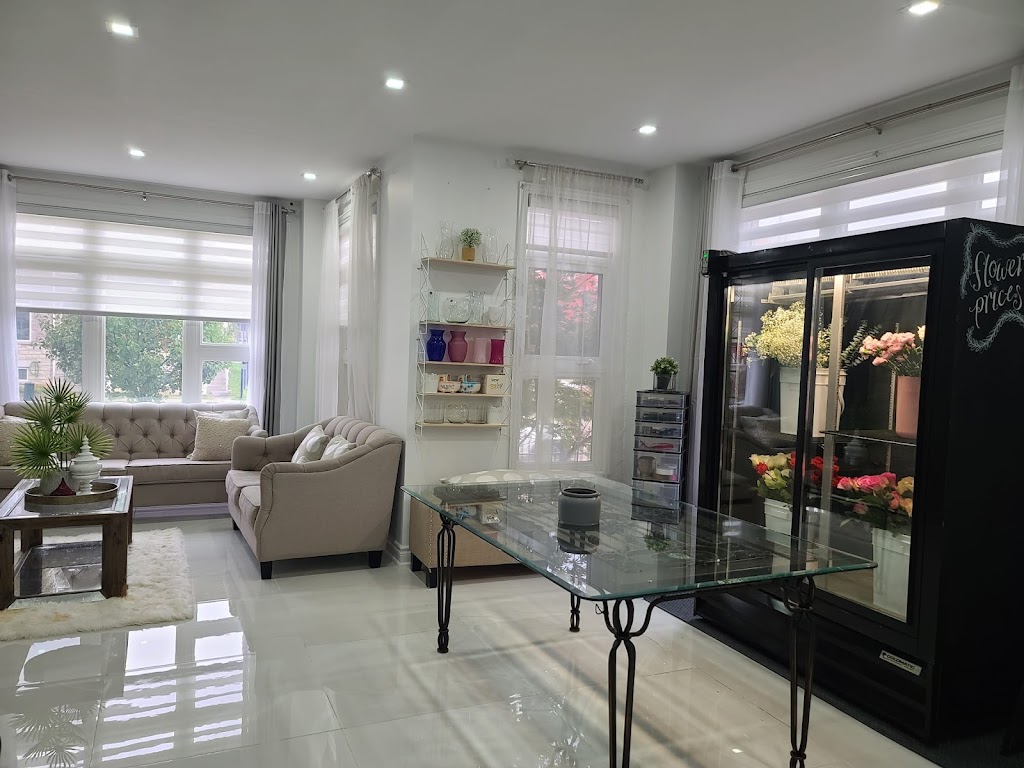 Julees Floral & Gifts Boutique | 245 South Unionville Ave, Markham, ON L3R 5L3, Canada | Phone: (437) 240-7818