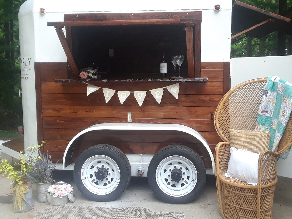 SIMPLY UNSTABLED( A roaming horse box bar ) | 410 N Goetze Rd, Carsonville, MI 48419, USA | Phone: (810) 201-0400