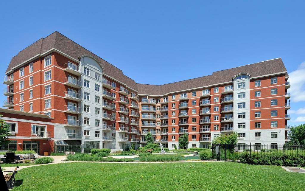 Sélection Le Cambridge | 340 Boul Hymus, Pointe-Claire, QC H9R 6B3, Canada | Phone: (514) 694-8383