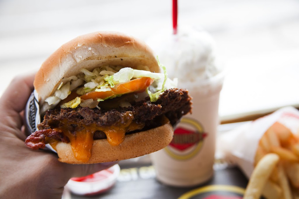 Fatburger & Buffalos Express | 161 Leva Ave, Penhold, AB T4E 0A5, Canada | Phone: (403) 348-0883