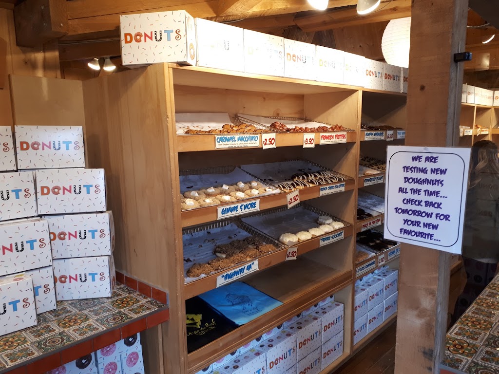 Billy Gs Doughnut Shop | 2310 Alberni Hwy, Coombs, BC V0R 1M0, Canada | Phone: (250) 248-6272