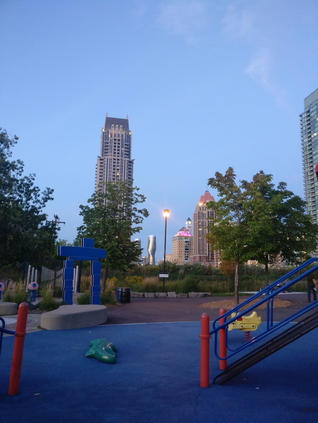 Zonta Meadows Park | 410 Rathburn Rd W, Mississauga, ON L5B 3N8, Canada | Phone: (905) 454-1877