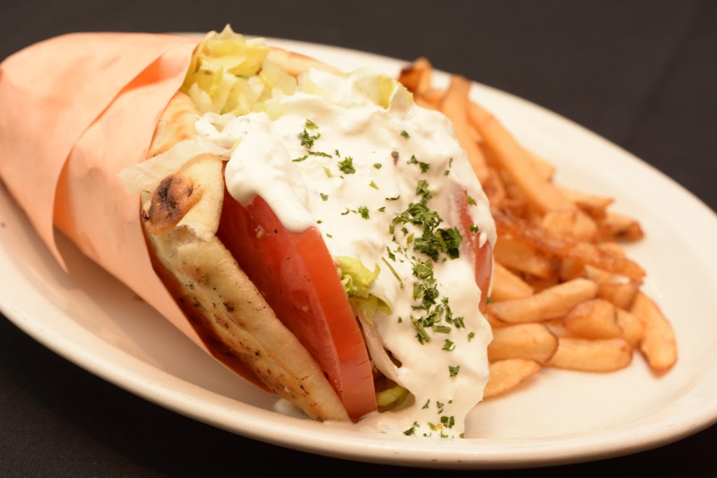 Restaurant Le St Bazile | 3 Rue Savaria, Saint-Basile-le-Grand, QC J3N 1L8, Canada | Phone: (450) 653-4903
