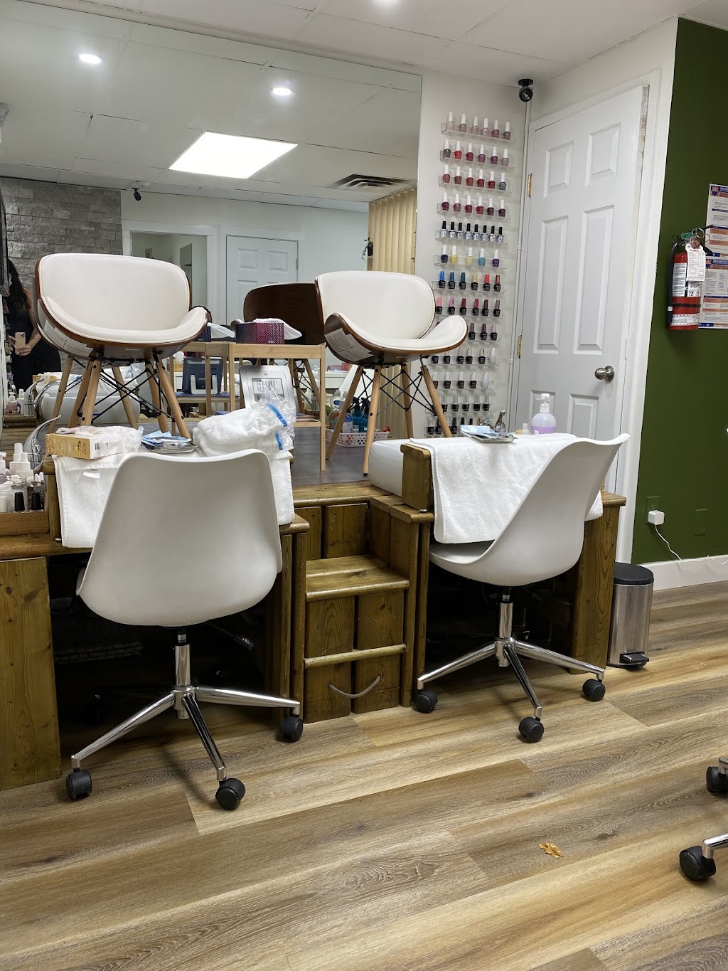 Brisa Spa & Studio | 1-1399 Fountain Way Ct, Vancouver, BC V6H 4E6, Canada | Phone: (604) 566-9887
