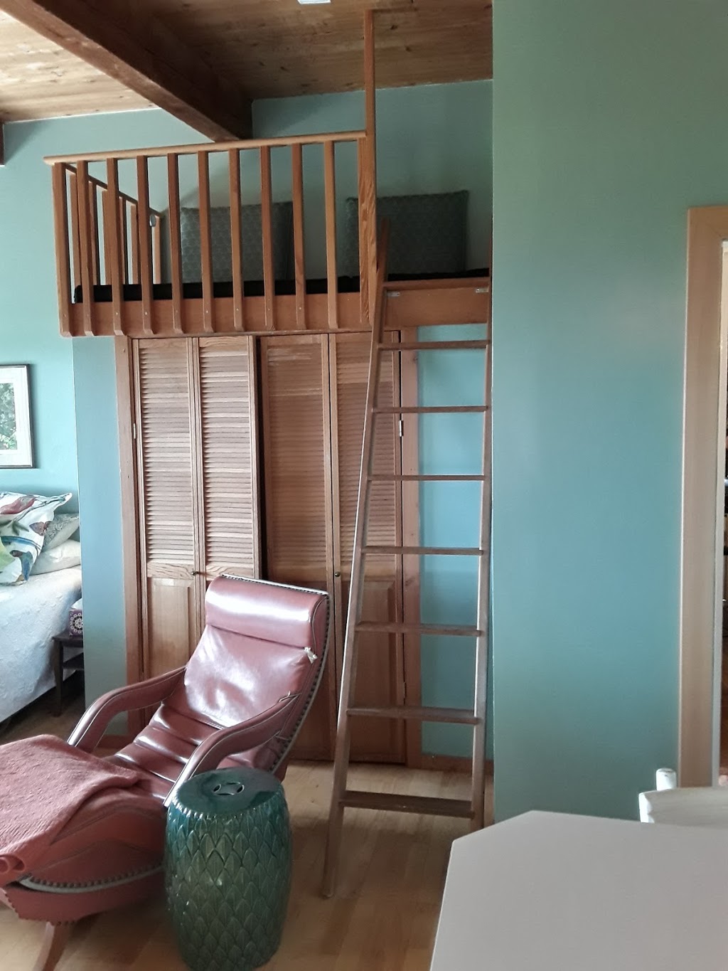 Robin Song Retreat | 247 Robin Song Ln, Eastsound, WA 98245, USA | Phone: (206) 714-3348