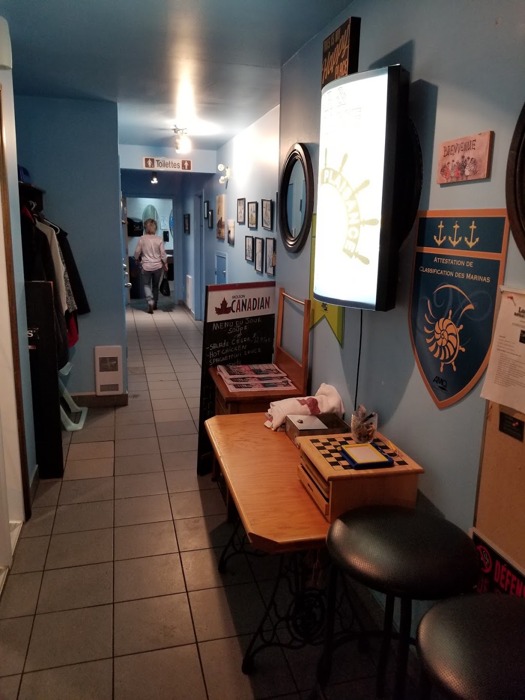 Restaurant Le Giroubelle | 541 Rue de Frontenac, Berthierville, QC J0K 1A0, Canada | Phone: (450) 836-6444