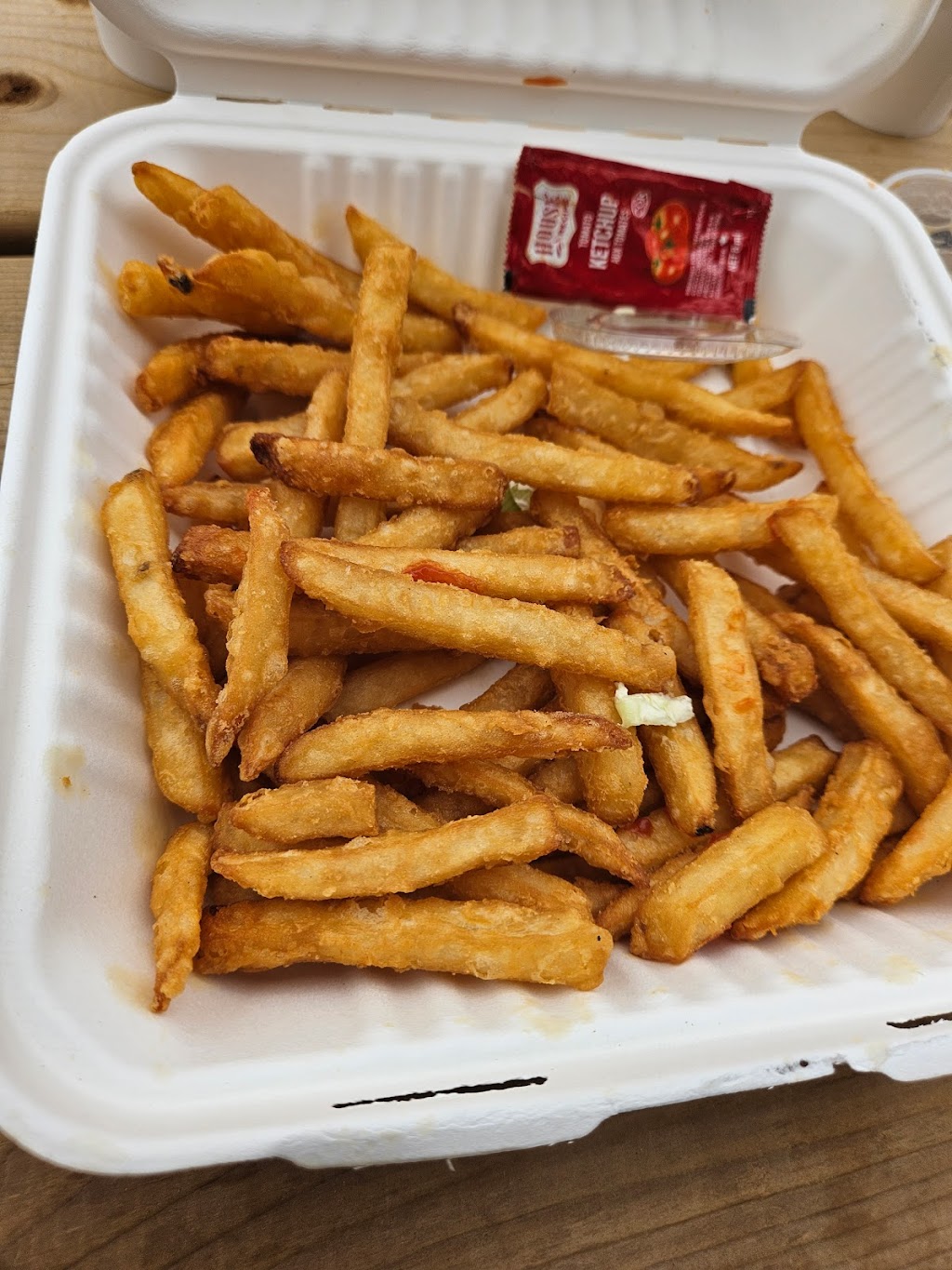 Boardwalk Jakes Burgerhouse | 107 Harbour Rd, Tignish, PE C0B 2B0, Canada | Phone: (902) 786-5088