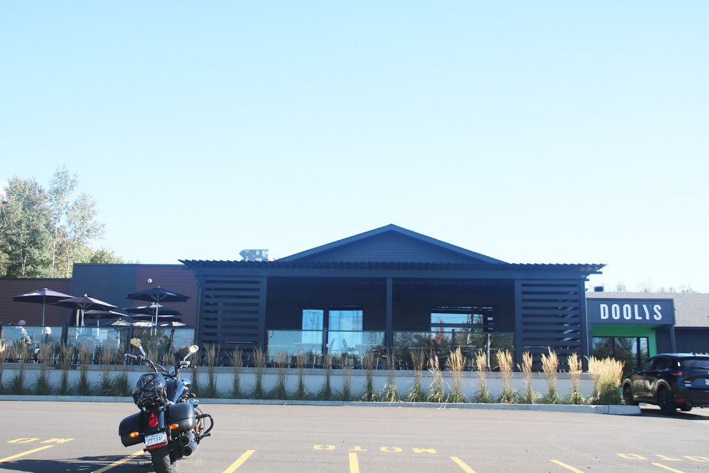 Doolys Bromont | 1381 Rue Shefford, Bromont, QC J2L 3J4, Canada | Phone: (450) 534-4438