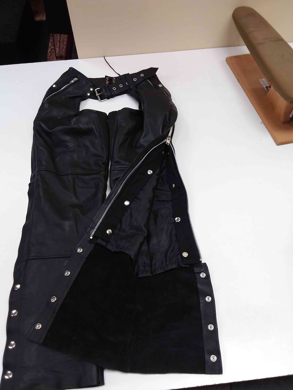 Mk Tailor & dry cleaners | 4 Spruce Ridge Dr #10, Spruce Grove, AB T7X 4S3, Canada | Phone: (780) 680-5853