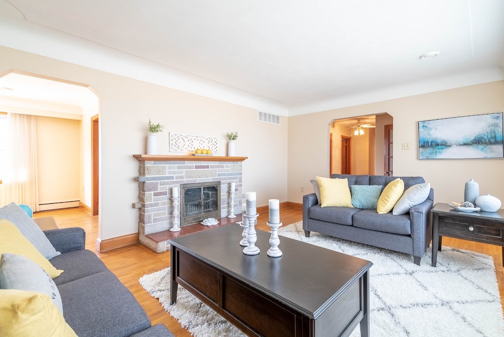 Stage It Homes | 1645 Westbrook Rd, Binbrook, ON L0R 1C0, Canada | Phone: (289) 968-1947