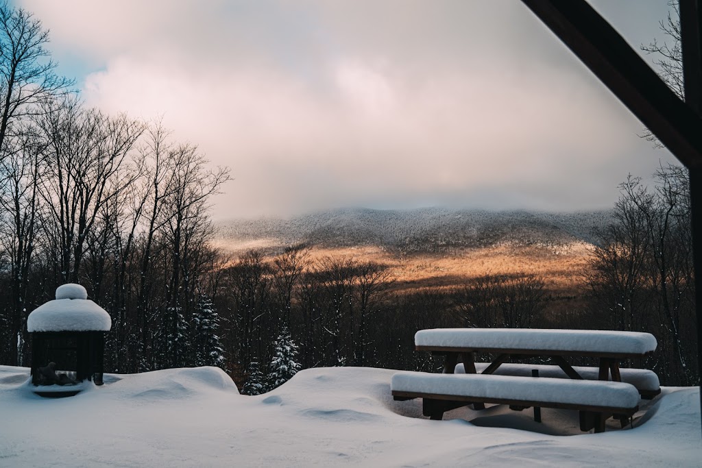 Chalet le 110 | 110 Route Chesham, Notre-Dame-des-Bois, QC J0B 2E0, Canada | Phone: (514) 206-0467