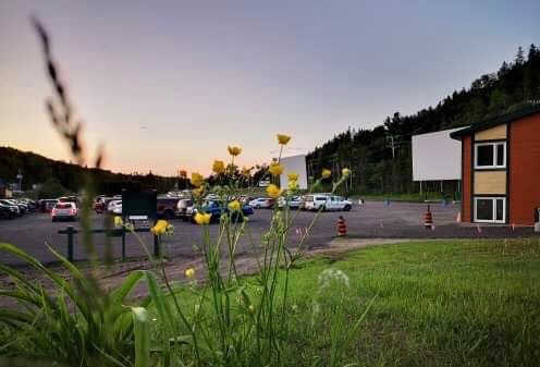 Ciné-Parc Belle Neige | 6820 QC-117, Val-Morin, QC J0T 2R0, Canada | Phone: (819) 322-3311