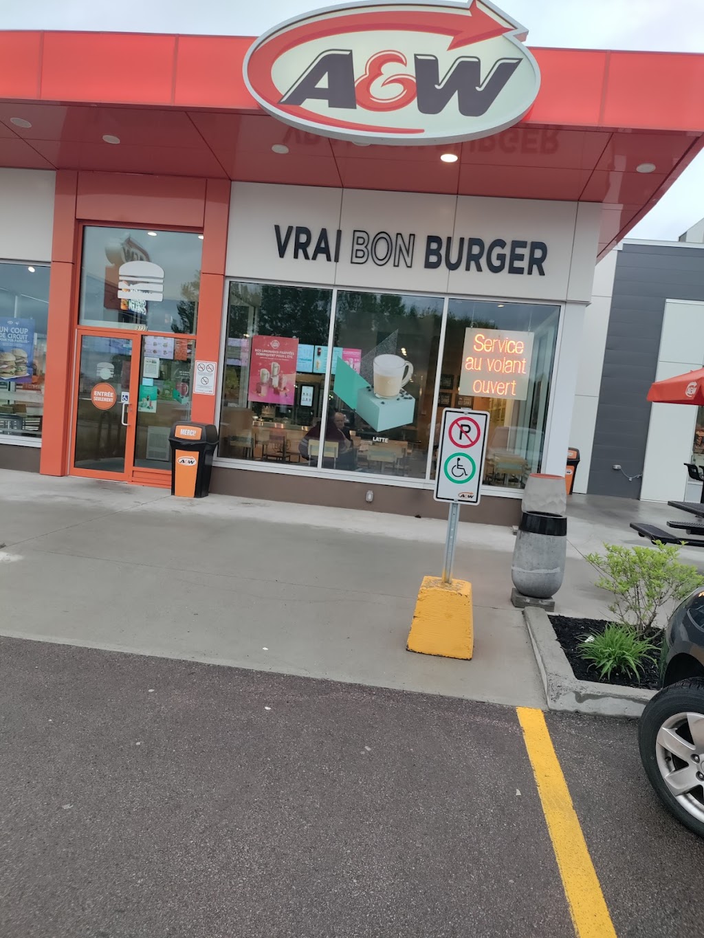 A&W Canada | 3733 Bd Harvey, Jonquière, QC G7X 8R6, Canada | Phone: (418) 512-0833