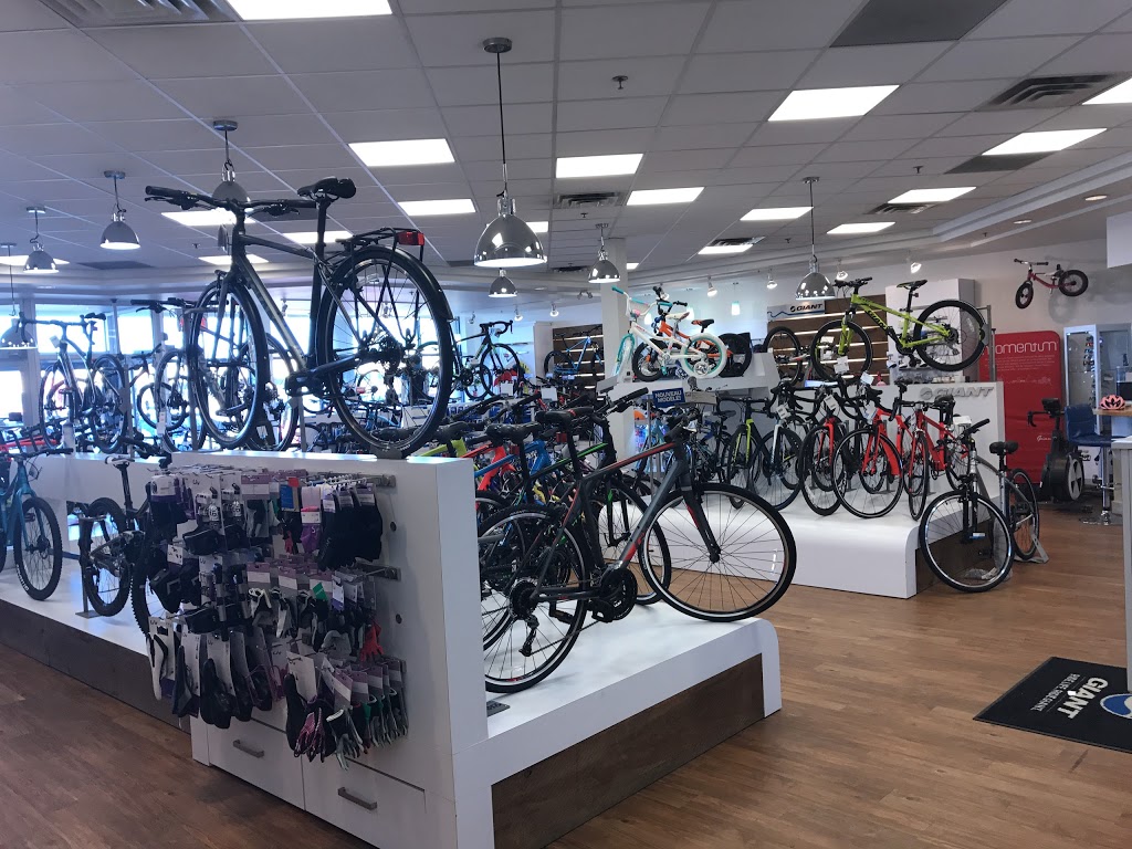 Giant Vaudreuil | 585 Avenue Saint-Charles Unit 435, Vaudreuil-Dorion, QC J7V 8P9, Canada | Phone: (450) 510-5115