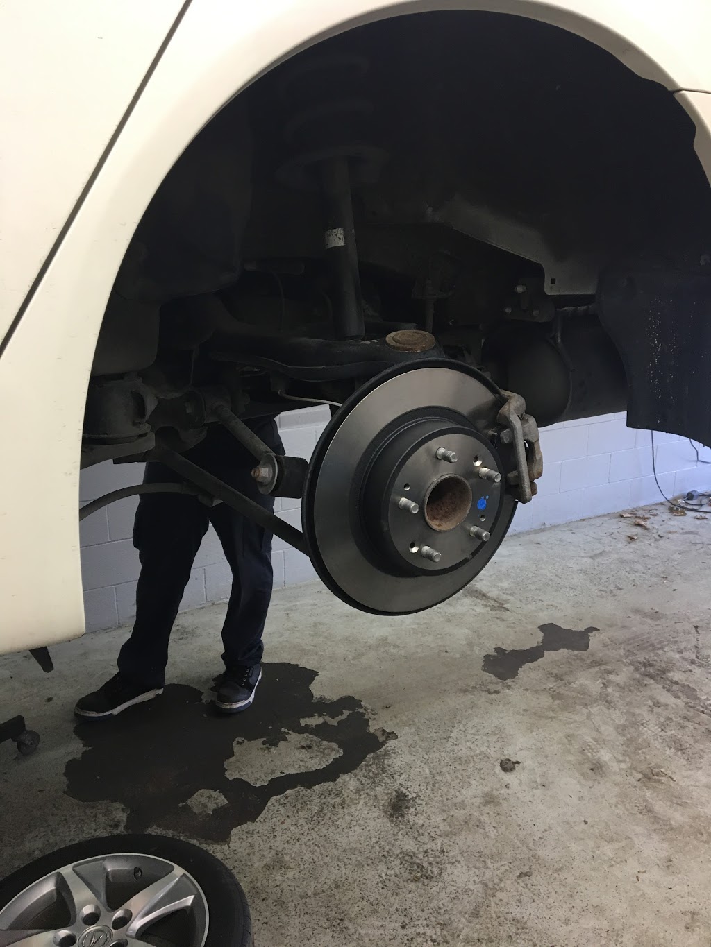 M Js Auto Centre Ltd. | 1788 Drew Rd Unit 2, Mississauga, ON L5S 1L7, Canada | Phone: (905) 908-2325