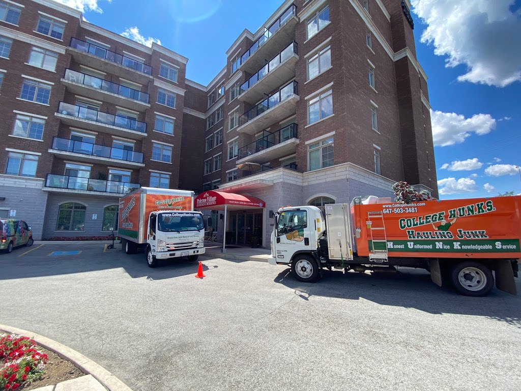College Hunks Hauling Junk and Moving | 3190 Ridgeway Dr Unit 4, Mississauga, ON L5L 5S8, Canada | Phone: (647) 499-7169