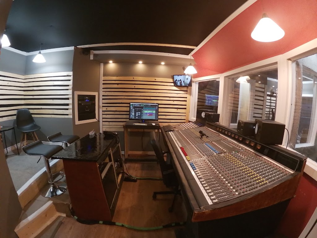 Burrow Media Recording Studios | 2527 Baseline Rd Unit 203, Ottawa, ON K2C 0E3, Canada | Phone: (613) 212-1575