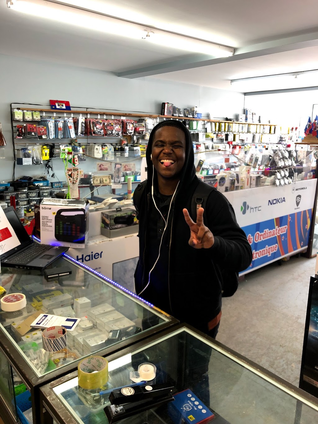 Iphone repair samsung repair Montreal Mega Electronix | 10827 Boulevard Pie-IX, Montréal-Nord, QC H1H 4A9, Canada | Phone: (514) 322-2828