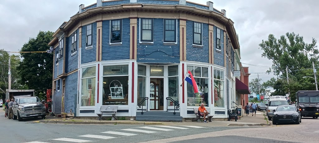 Lockharts Casuals & Workwear | 9647 Nova Scotia Trunk 8, Annapolis Royal, NS B0S 1A0, Canada | Phone: (902) 532-7706