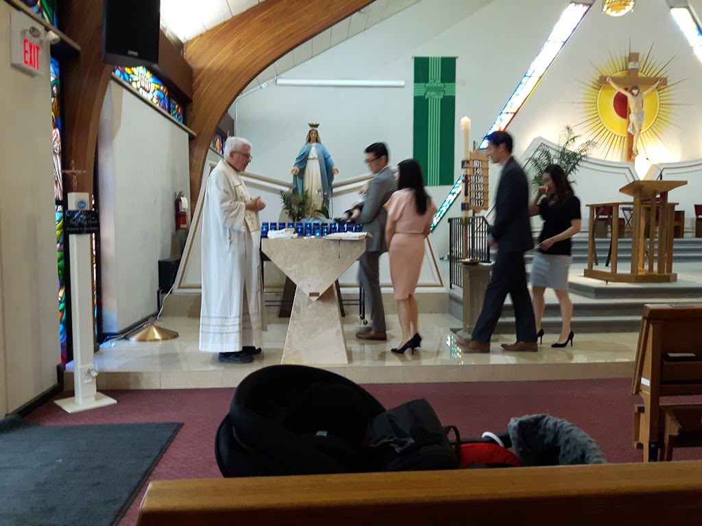 Our Lady Queen of the World Parish | 10411 Bayview Ave, Richmond Hill, ON L4C 3P2, Canada | Phone: (905) 884-7006