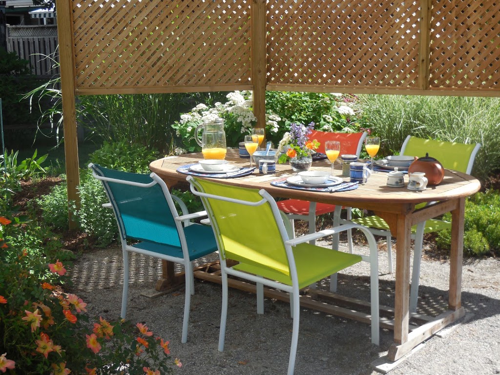 Beach Boyz BnB | 4 Leslie Ave, Port Dover, ON N0A 1N4, Canada | Phone: (519) 222-5177