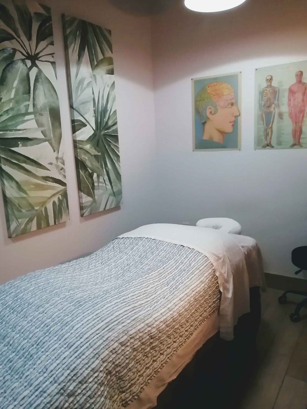 Walkerville Massage | 420 Kildare Rd #101, Windsor, ON N8Y 3G4, Canada | Phone: (519) 999-6519