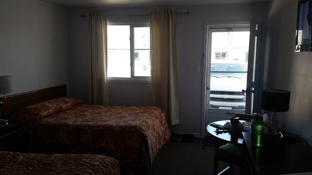 Hilltop Motel | lodging | 2287 Princess St, Kingston, ON K7M 3G1, Canada | 6135423846 OR +1 613-542-3846
