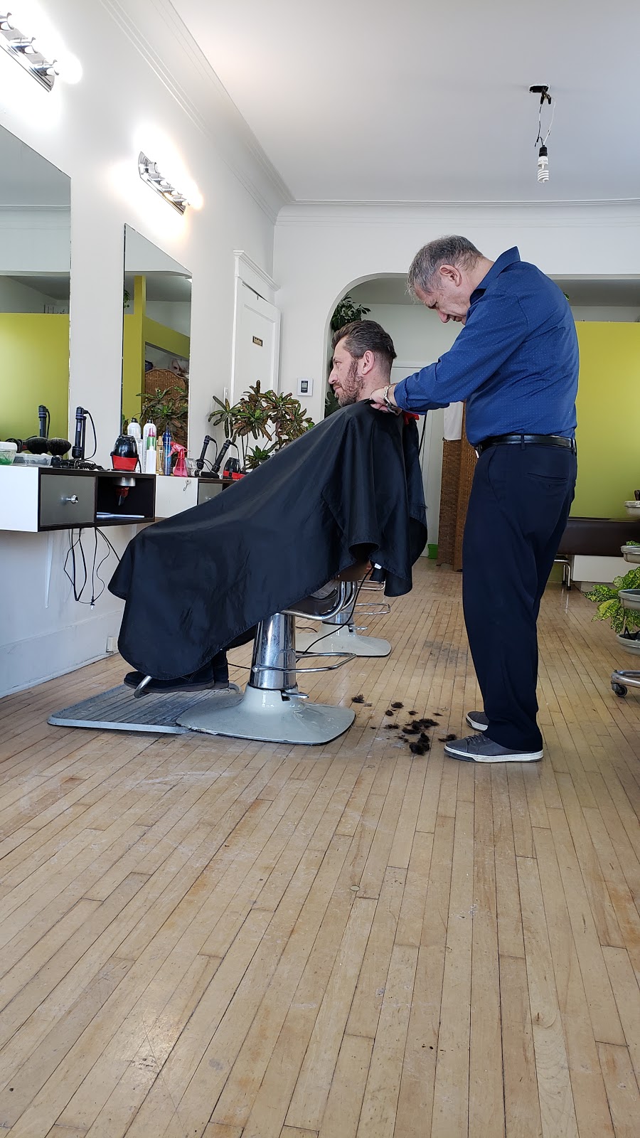Salon De Coiffure Costa | 1224 Chemin de Chambly, Longueuil, QC J4J 3W6, Canada | Phone: (450) 679-6366