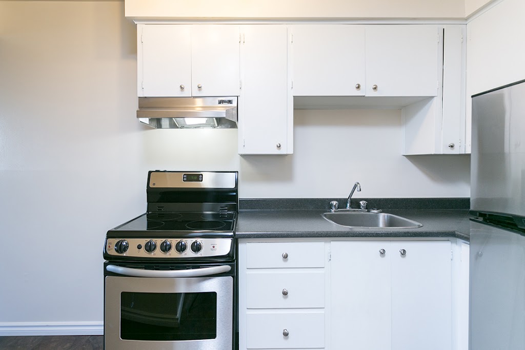 The Laurels Apartments | 910 St Andrews St, New Westminster, BC V3M 1W2, Canada | Phone: (604) 239-8890
