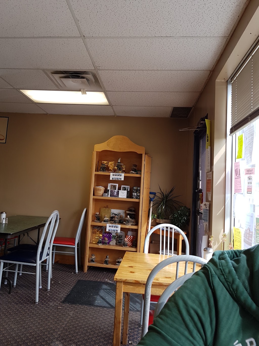 Jen’s Kitchen & Cafe | 110 St George St, Mitchell, ON N0K 1N0, Canada | Phone: (519) 348-8342