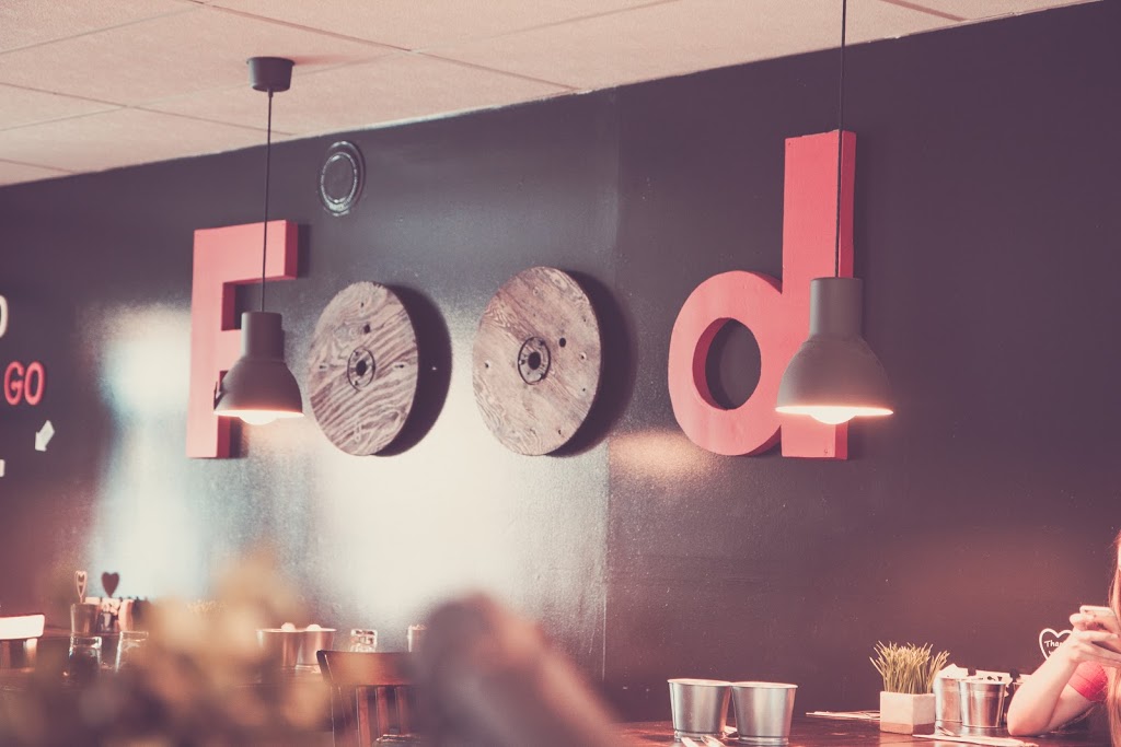 Bistro Chef Annie | 111 Rue Châteauguay, Huntingdon, QC J6T 2E9, Canada | Phone: (514) 812-7201