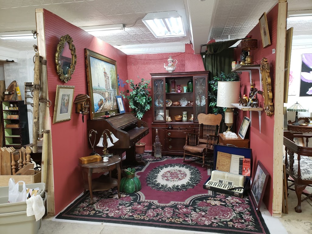 Hamilton Antique Mall | 233 Ottawa St N, Hamilton, ON L8H 3Z4, Canada | Phone: (905) 547-7000