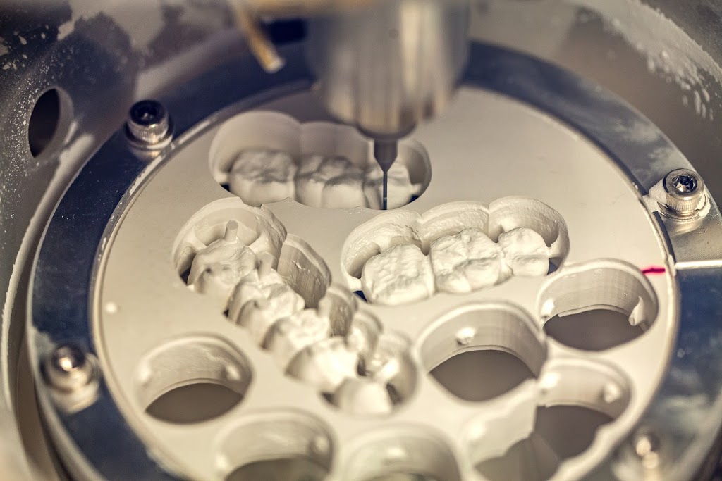 C & P Dental Lab | 535 Glengarry Ave, North York, ON M5M 1G2, Canada | Phone: (416) 782-8391