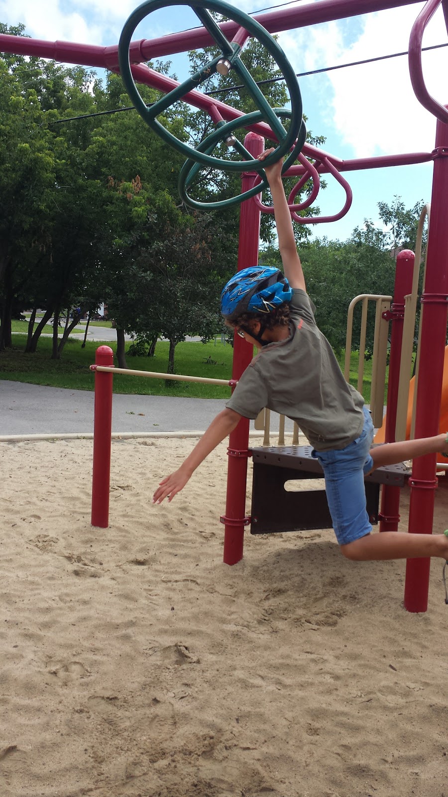 Parc Cherbourg | 10 Rue de Cherbourg, Gatineau, QC J9H, Canada | Phone: (866) 299-2002