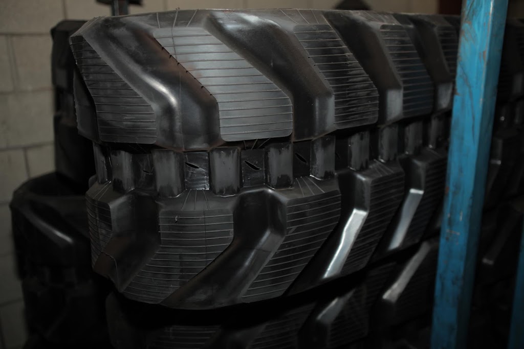 used-tracks | 1640 Rue Soucy, Saint-Hubert, QC J4T 1A3, Canada | Phone: (514) 993-3353