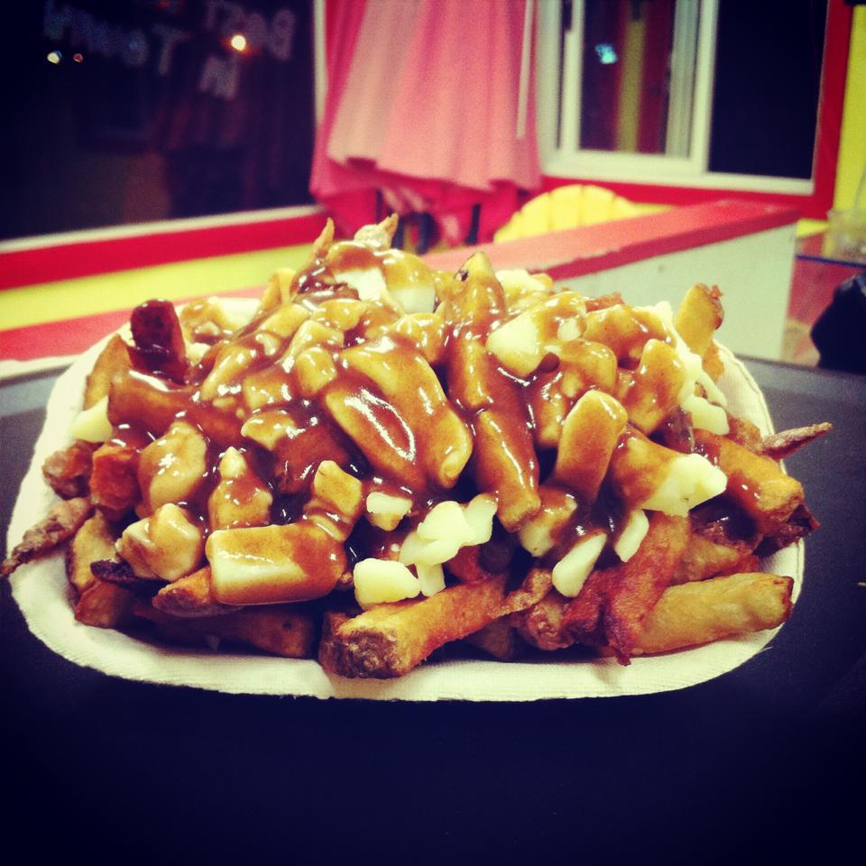 Suzie Qs | 10 Main St, Wasaga Beach, ON L9Z 2K3, Canada