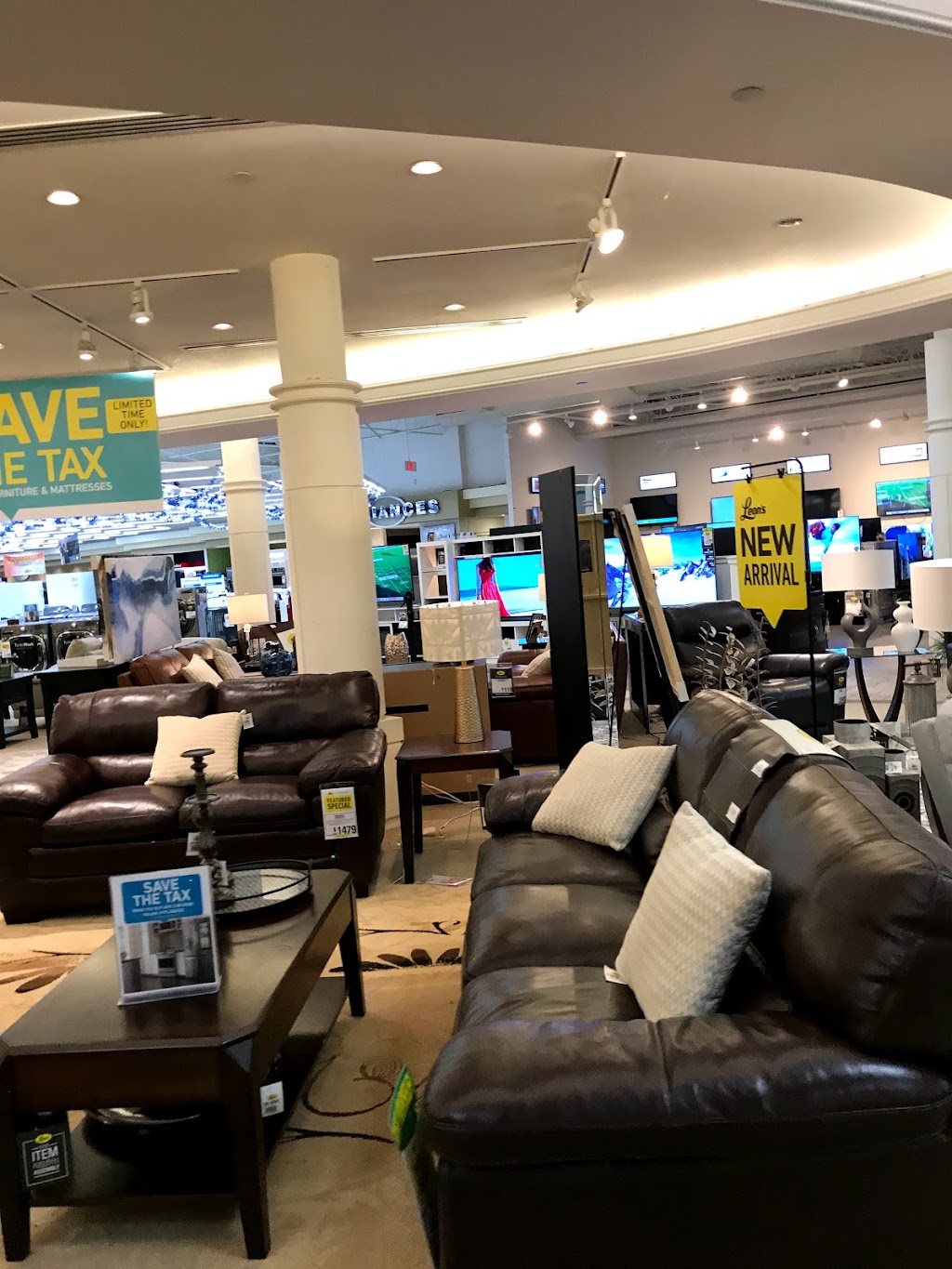 Leons Furniture | 286 Fairway Rd S, Kitchener, ON N2C 1W9, Canada | Phone: (519) 894-1850