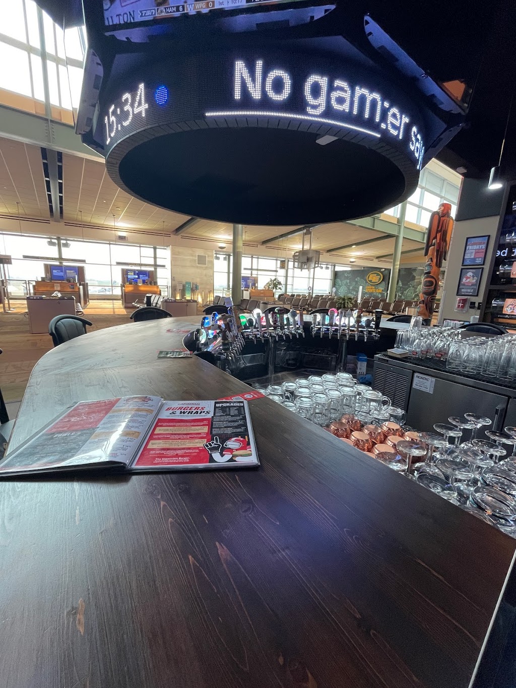 The Canadian Brewhouse (Edmonton International Airport) | 1000 Airport Rd, Nisku, AB T9E 0V3, Canada | Phone: (780) 739-1911