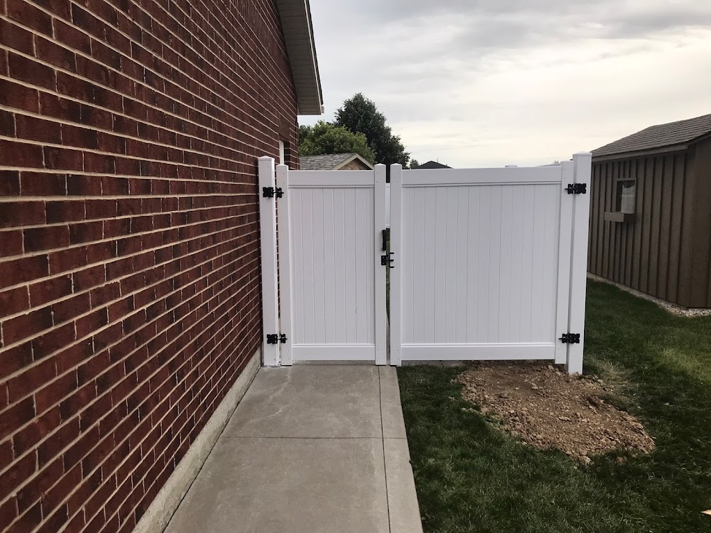 Top Notch Fence Co. | 667 Gloria St, Blyth, ON N0M 1H0, Canada | Phone: (519) 291-8456