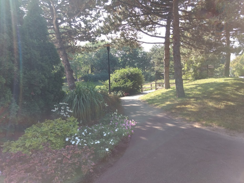 Yitzhak Rabin Park | Avenue Hudson, Côte Saint-Luc, QC H4W, Canada
