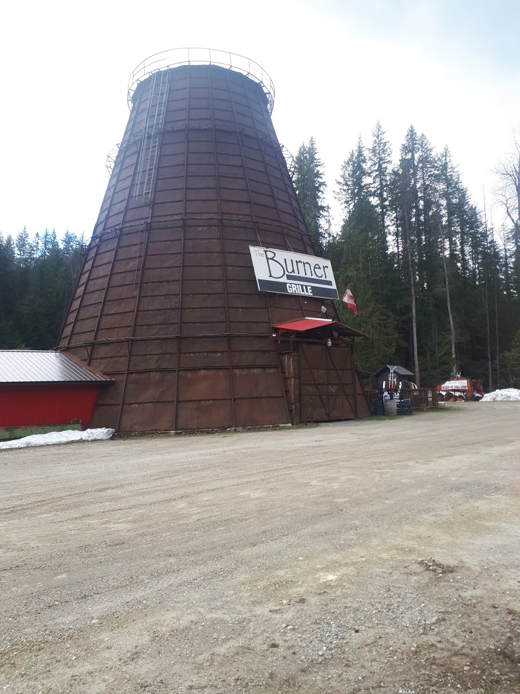 Malakwa Supermarket | 4270 Oxbow Frontage Rd, Malakwa, BC V0E 2J0, Canada | Phone: (250) 836-4700