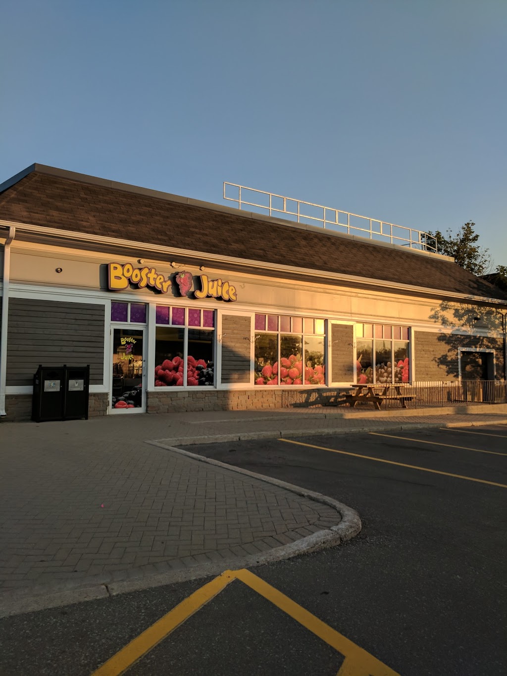 Booster Juice | 224 Lakeshore Road W Unit BB01, Mississauga, ON L5H 1G6, Canada | Phone: (905) 274-0002