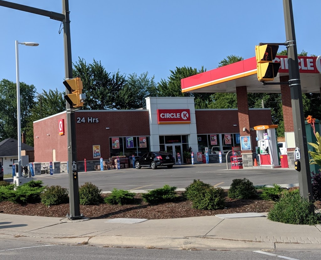 Macs | 2 Seacliff Dr W, Leamington, ON N8H 2L4, Canada | Phone: (519) 326-3664