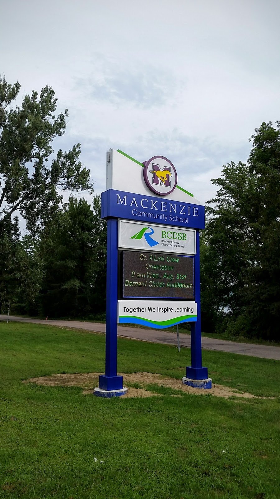 Mackenzie Community School | 87 Brockhouse Way, Deep River, ON K0J 1P0, Canada | Phone: (613) 584-3361