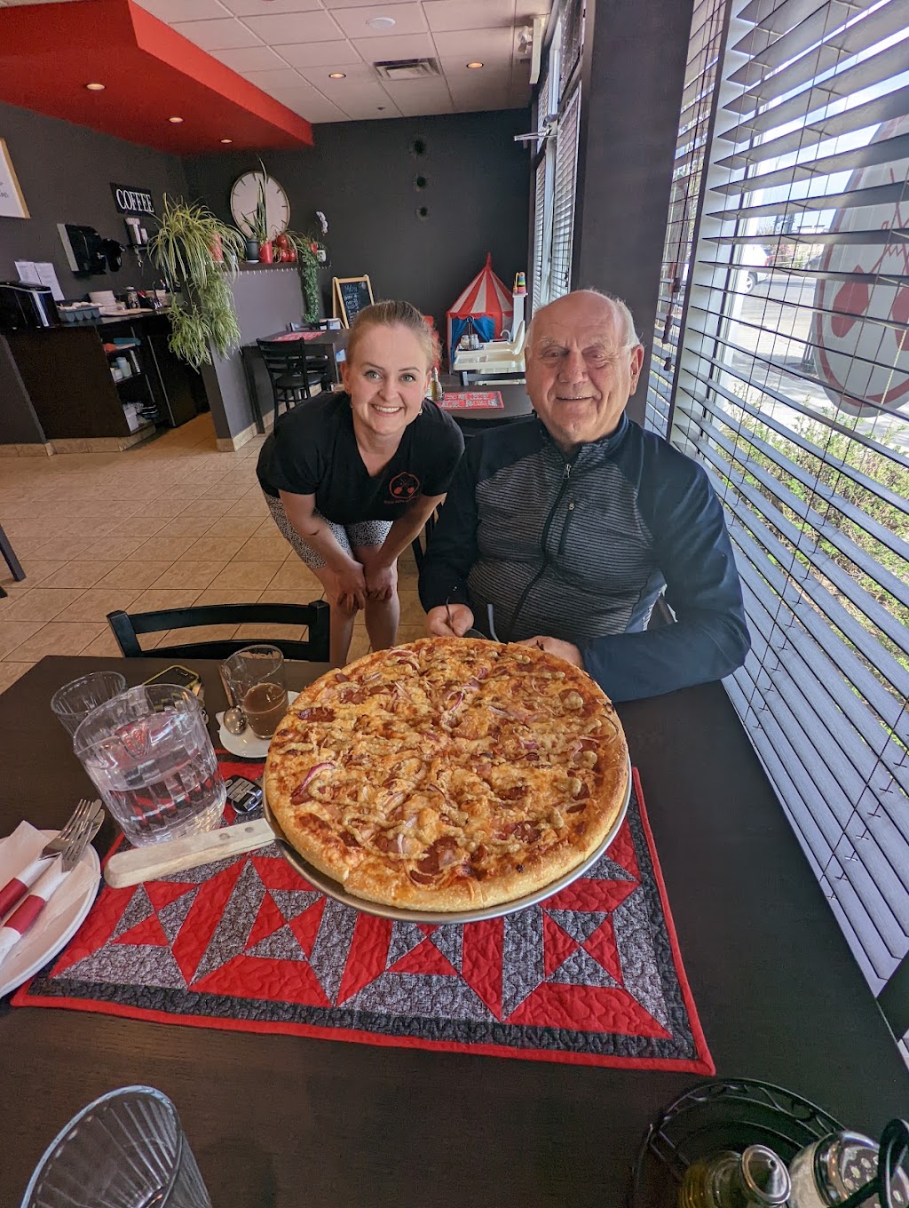Red Rock Pizza Okotoks | 200 Southridge Dr #421, Okotoks, AB T1S 0B2, Canada | Phone: (403) 995-0037